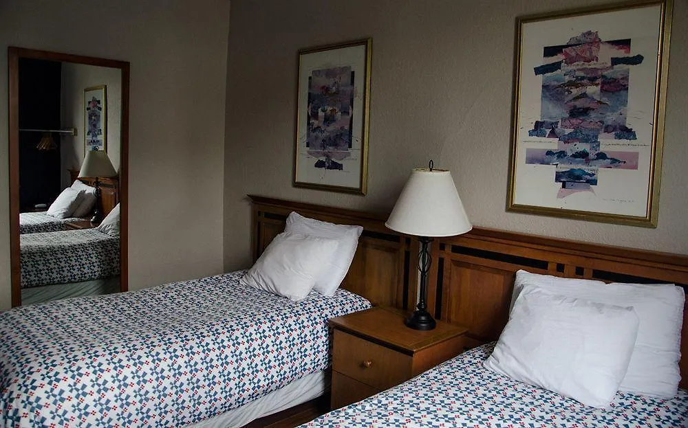 Hotel Ambassador Vancouver 0*,