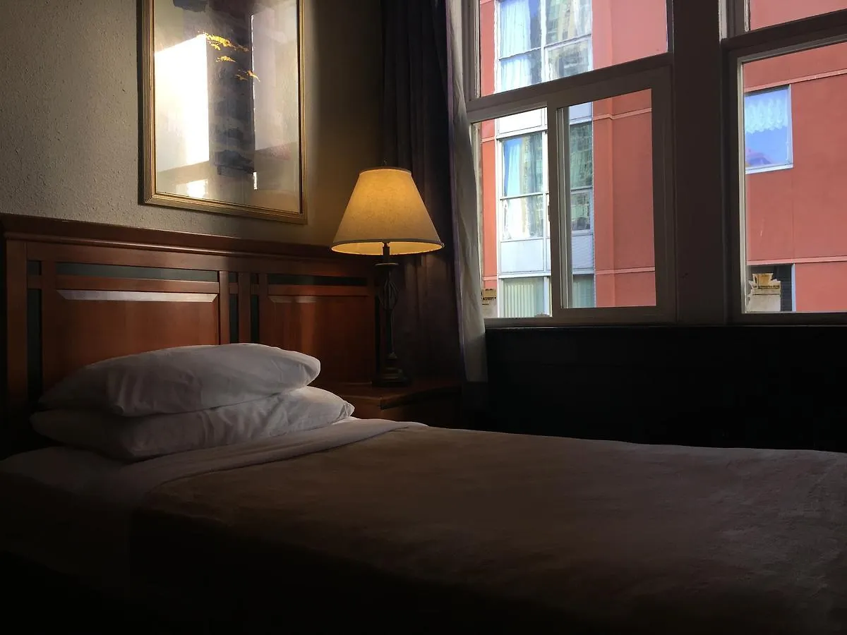 Hotel Ambassador Vancouver